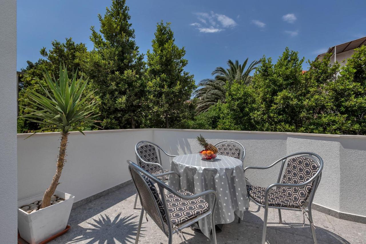Apartment Mediteraneo Макарска Экстерьер фото